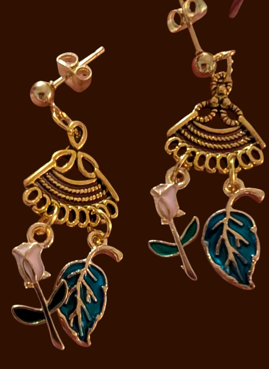 Fan rose earrings