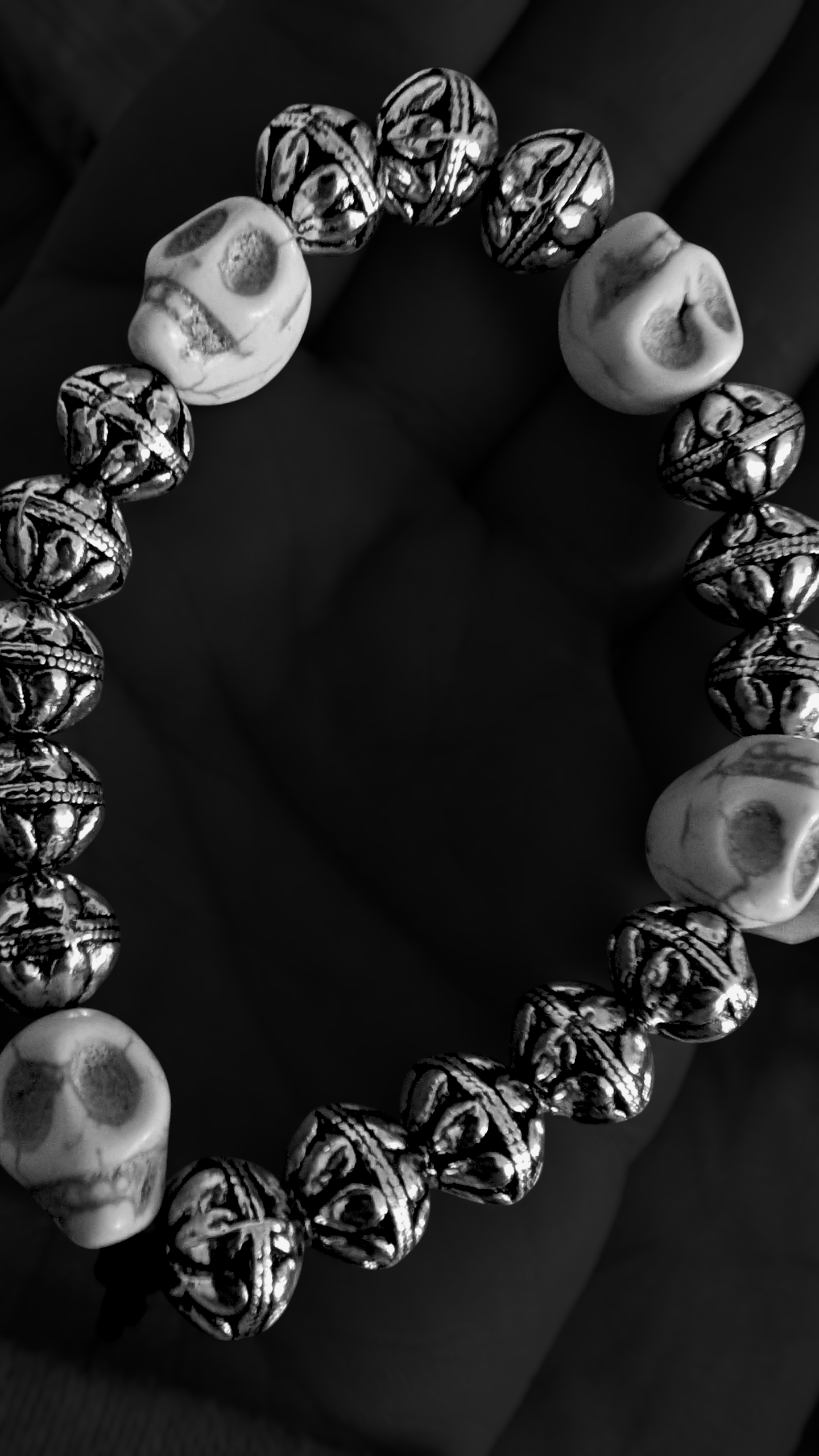 Men's skull bracelet