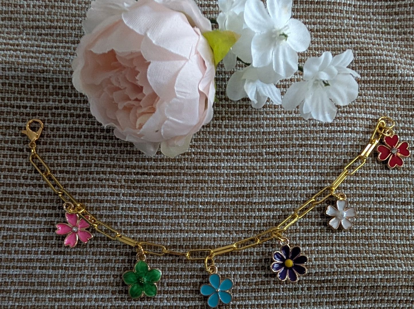 Flower power bracelet